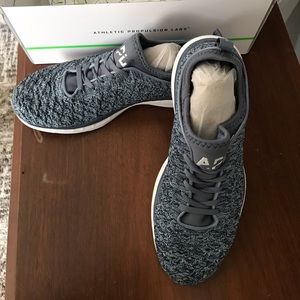 APL Techloom Phantom size 9 shoes